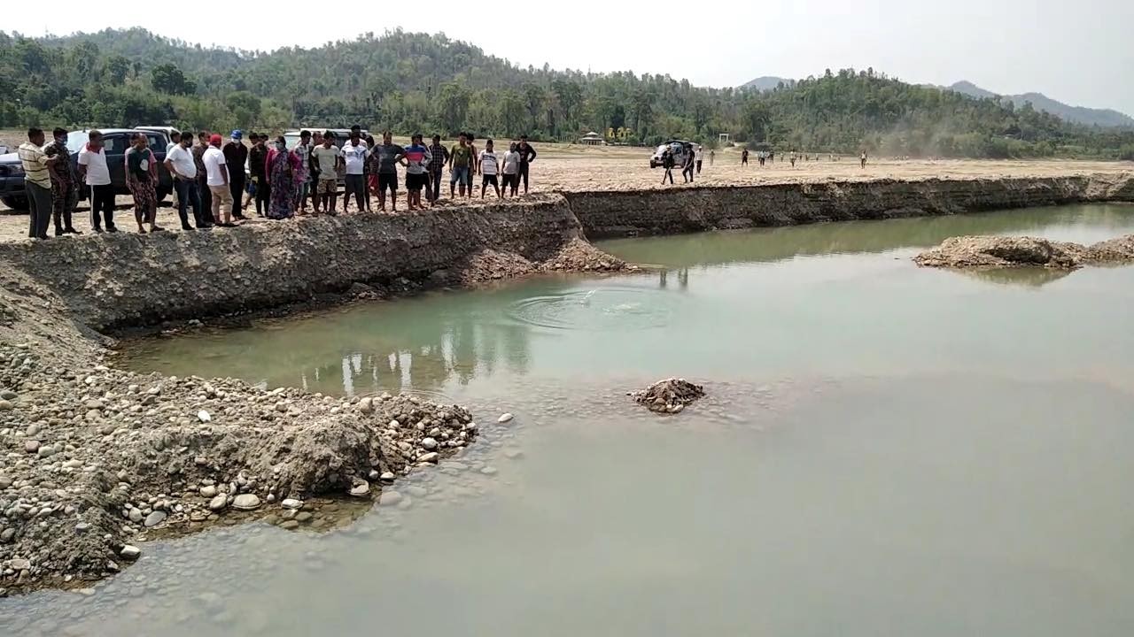 त्रिवेणीधाममा अवैध गिट्टी बालुवा उत्खनन् रोक्न स्थानीयको माग