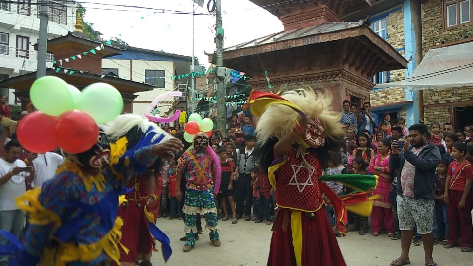 सम्बन्ध सुधार्दै ओखलढुंगा सदरमुकामको जनहित गुठी र पारस्पारिक गुठी, मिलेर हिलेजात्रा मनाउने