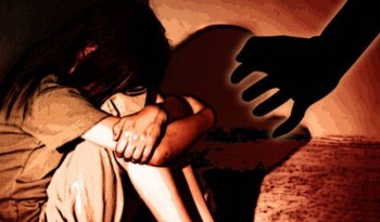 ओखलढुंगामा जबरजस्ती करणी गरेको कसुरमा ५० वर्षीय पुरूष पक्राउ