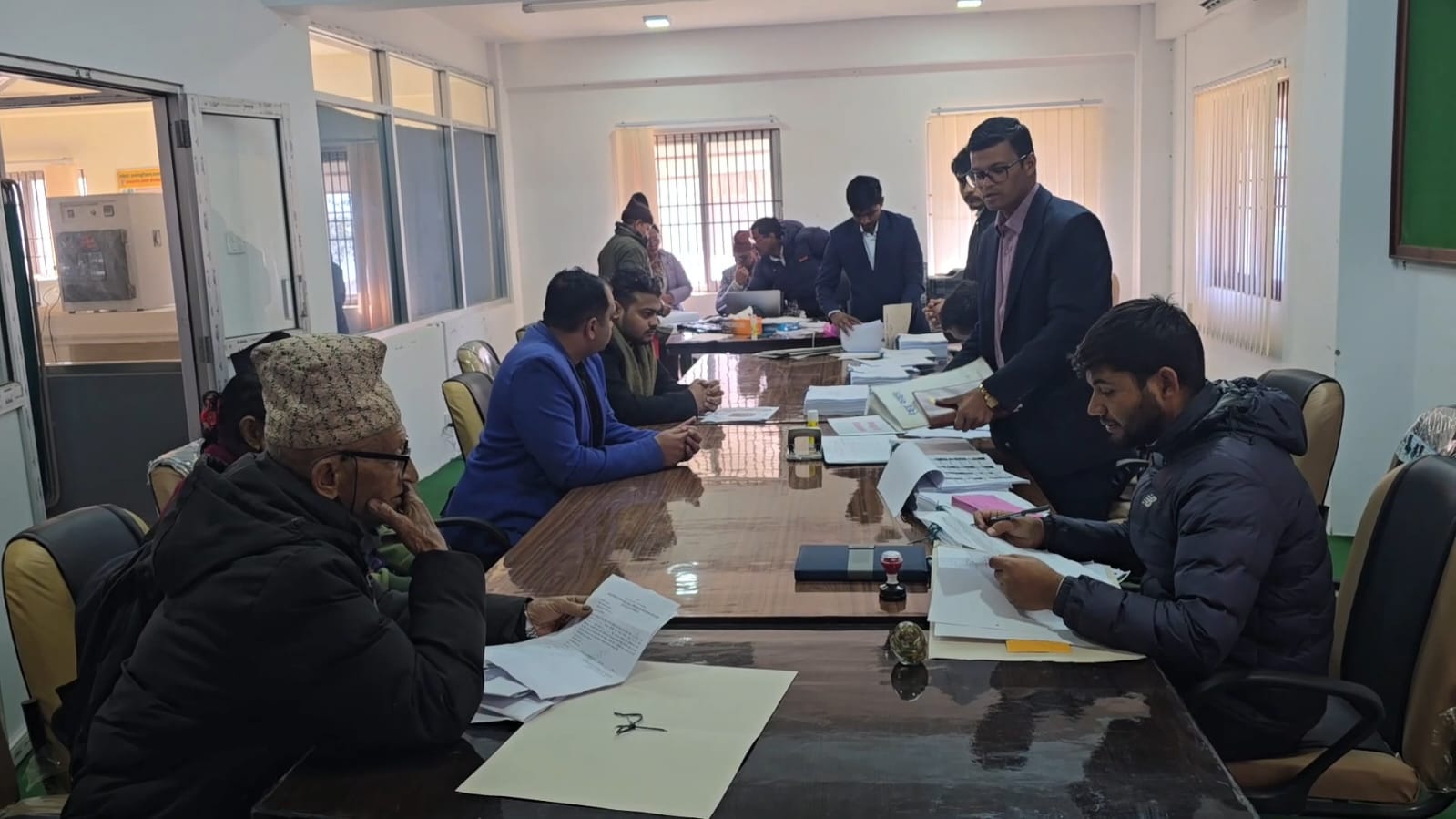 ओखलढुंगाबाट १३ राजनीतिक दल र ३ स्वतन्त्र उम्मेदवारको मनोनयन दर्ता