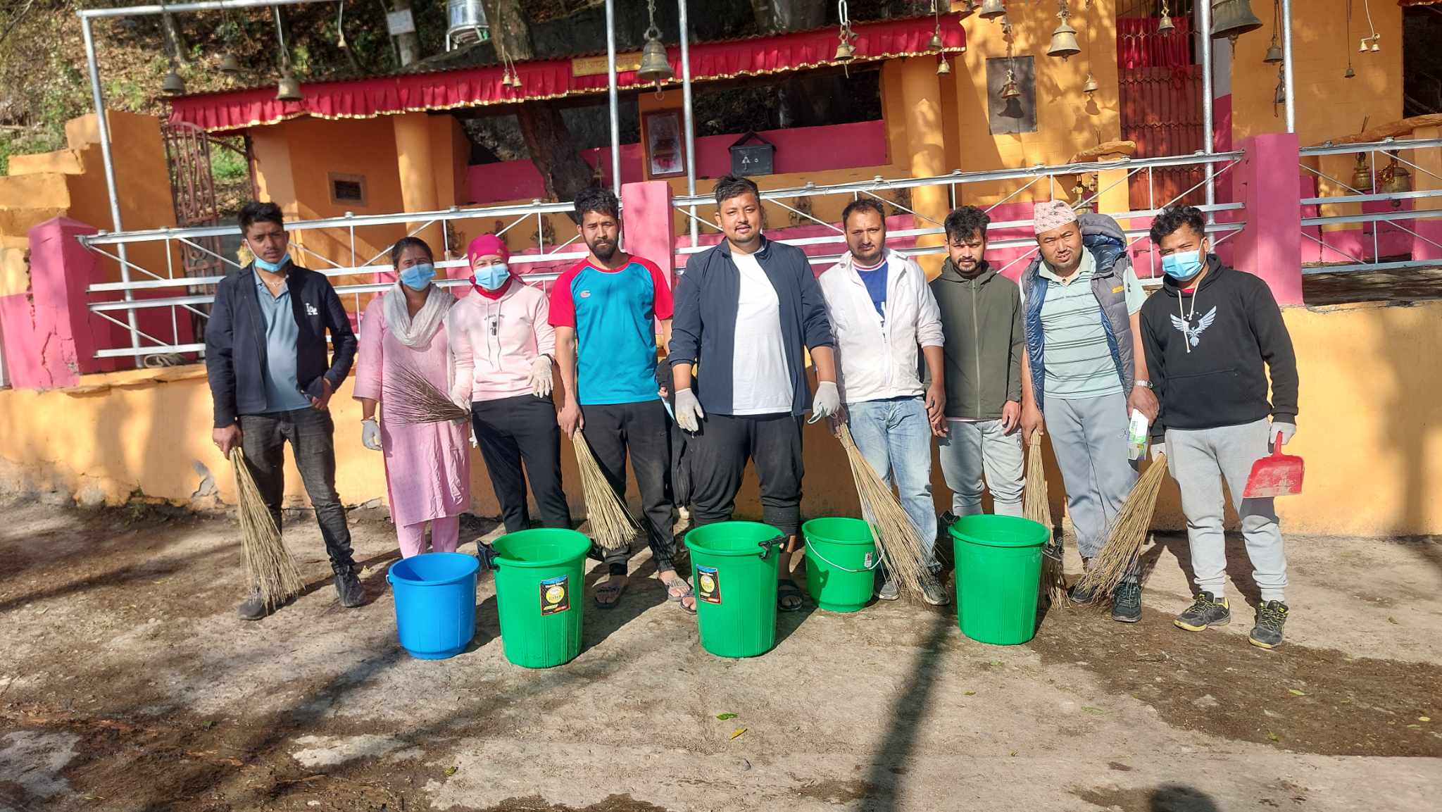 नापी कार्यालयद्वारा जाल्पादेवी मन्दिर सरसफाई